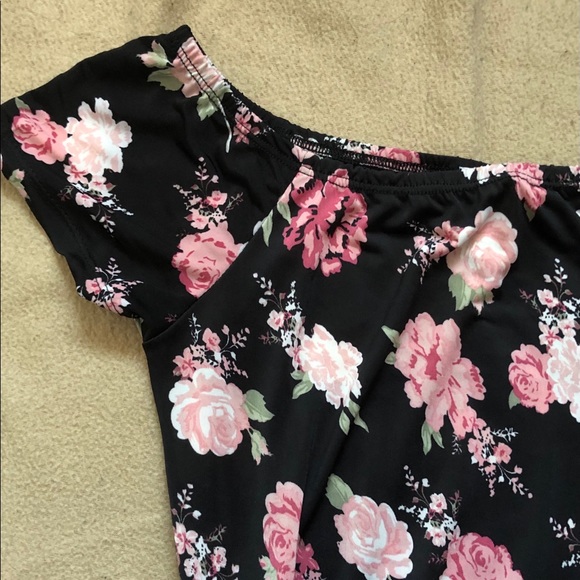 Floral off the shoulder romper - Picture 3 of 7